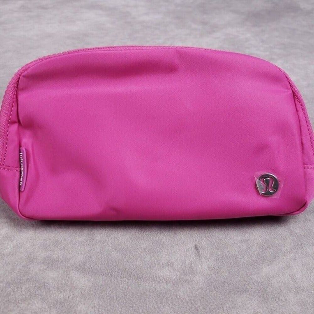 Everywhere Belt Bag Hot Pink 1l